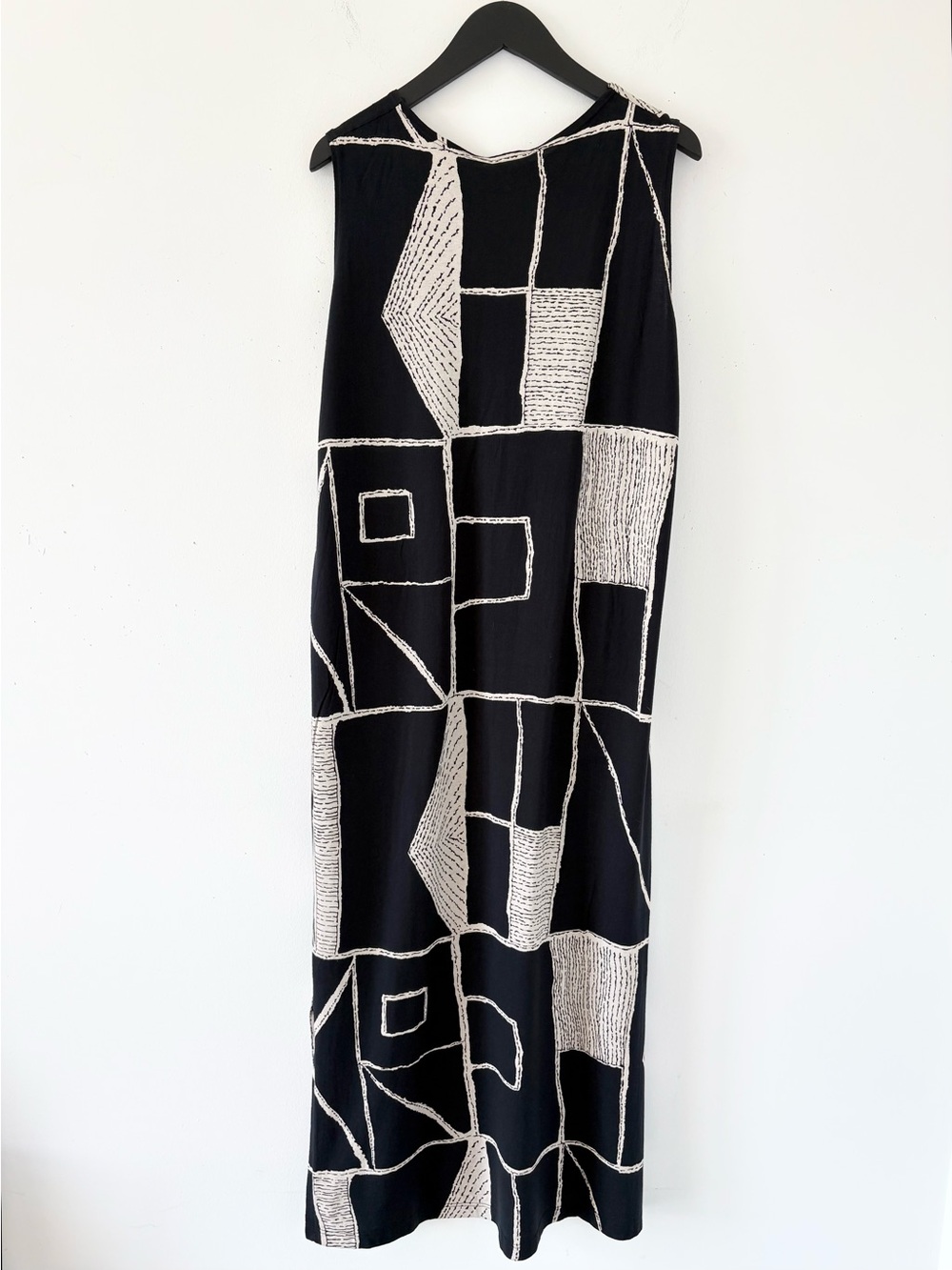 Nanso Maxi Crew Neck Sleeveless Dress - Picture 2 of 7